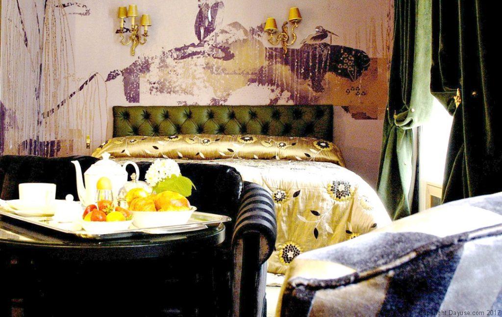 Hôtel Particulier Montmartre Un brunch dans l'une de suites de l'Hôtel Particulier Montmartre.